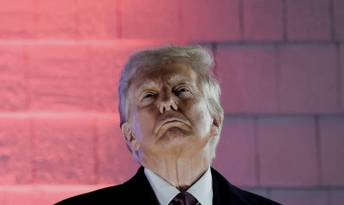 特朗普在就职前夕推出个人 Memecoin，这一行为引发众怒？