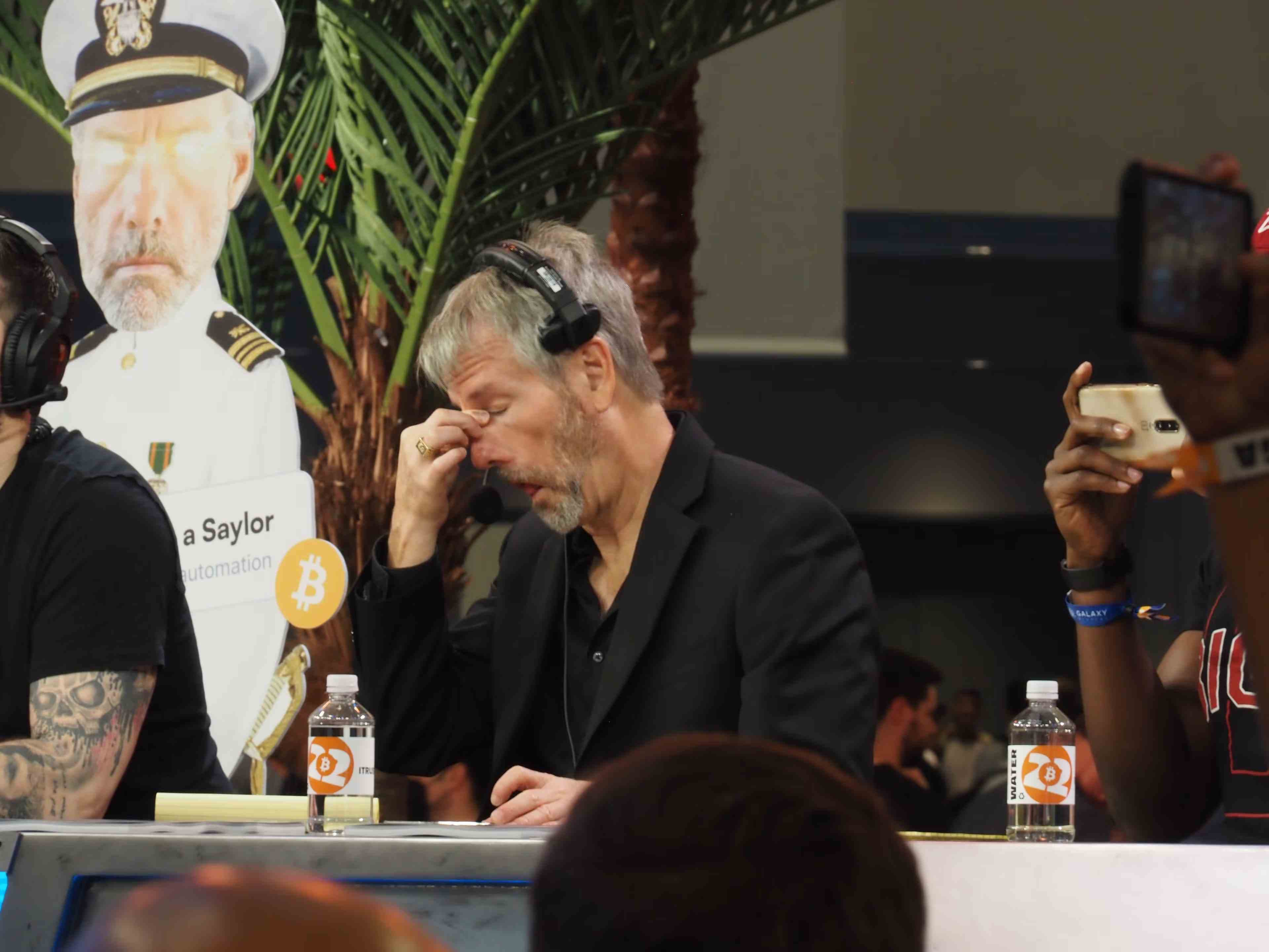 特朗普上任了，微策略却不买了？