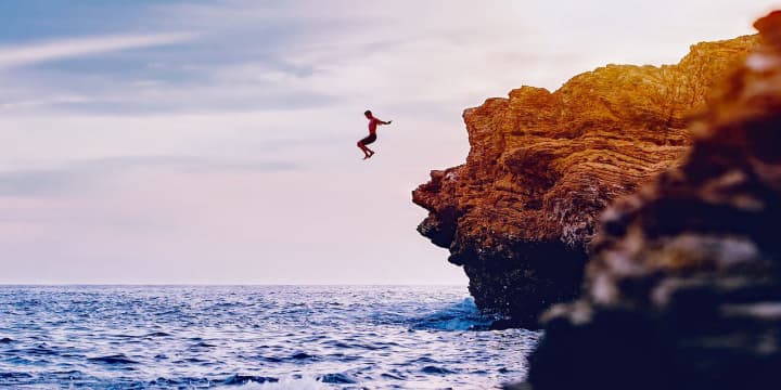 周二市场闪崩，关税预期作祟？