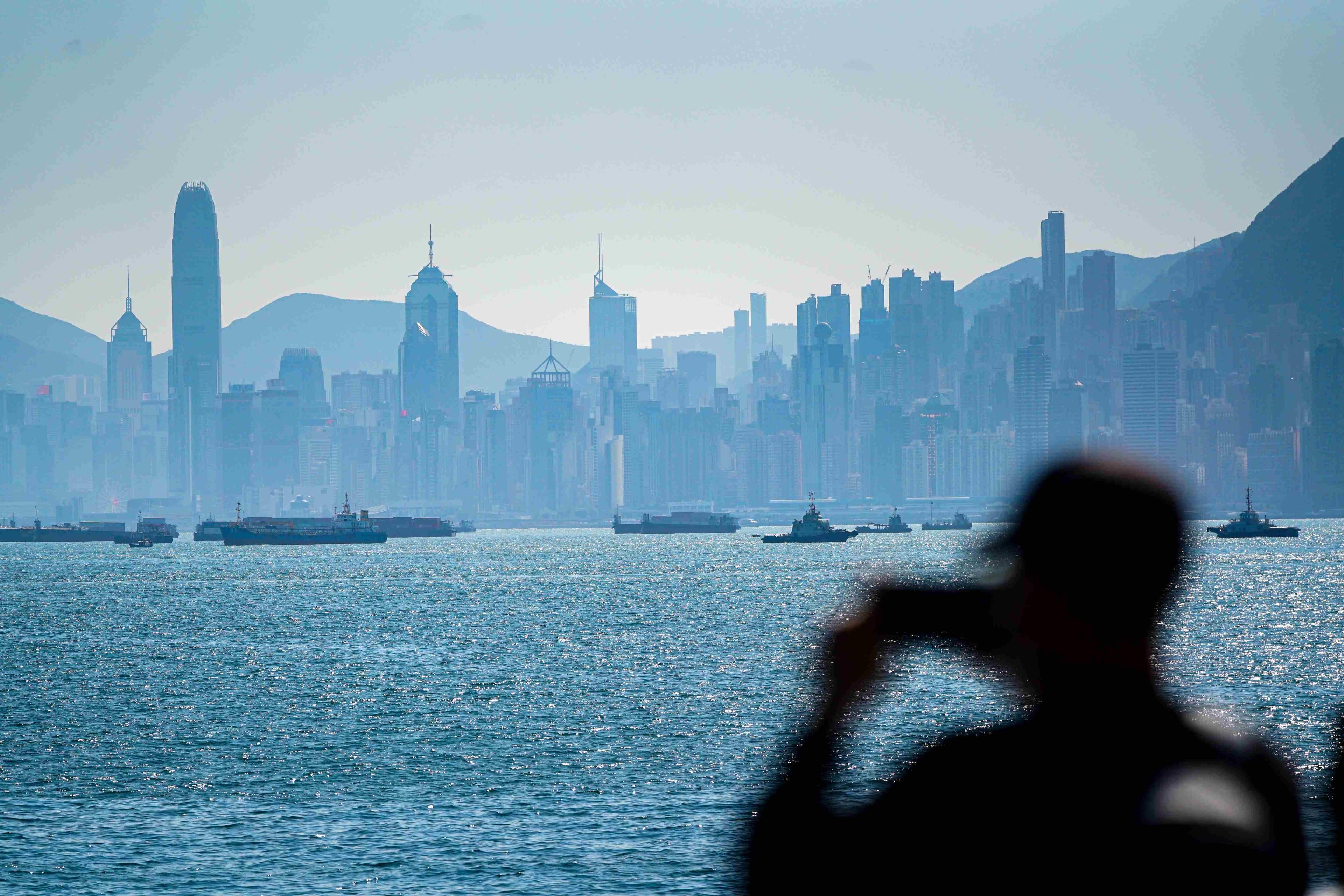 Web3 创业,香港 + 深圳的「前店后厂」模式就能合规吗?