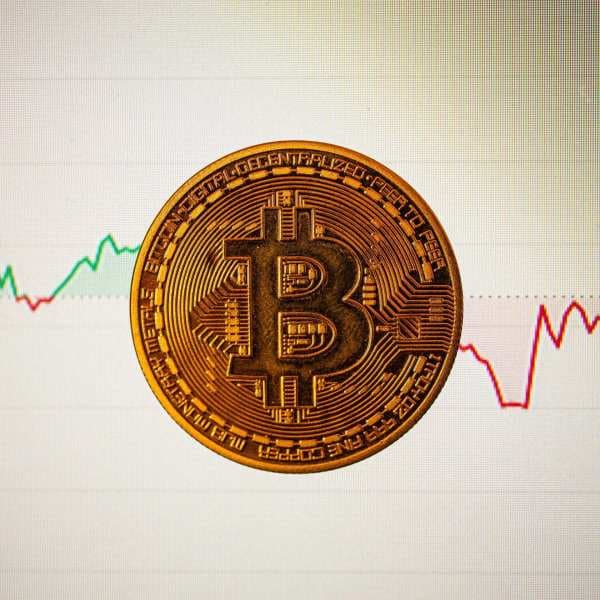 比特币突跌、9 亿爆仓：九月魔咒的前奏？