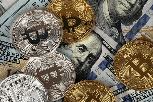 Crypto 行业美元化带来了哪些利弊？对美元体系有何影响？