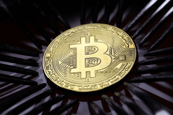 回顾2022链上市场：NFT1.0结束，以太坊合并和Terra/CeFi的崩塌