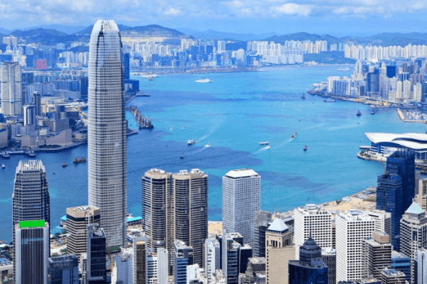 两会中央全力支持港澳拼经济，香港加密新政能否再书“香江传奇”？