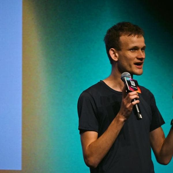 Vitalik 批评 Pumpfun 引发价值观争议,PMF 和道德哪个更重要?